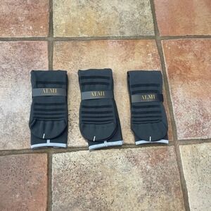 3 pairs of ALMI dress sock for life on the run